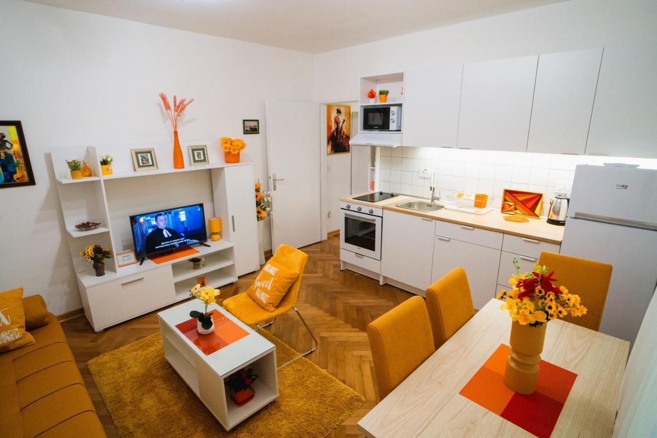 Golden Place Beograd Bagian luar foto