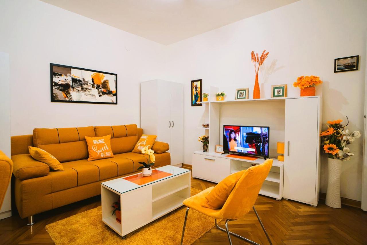 Golden Place Beograd Bagian luar foto